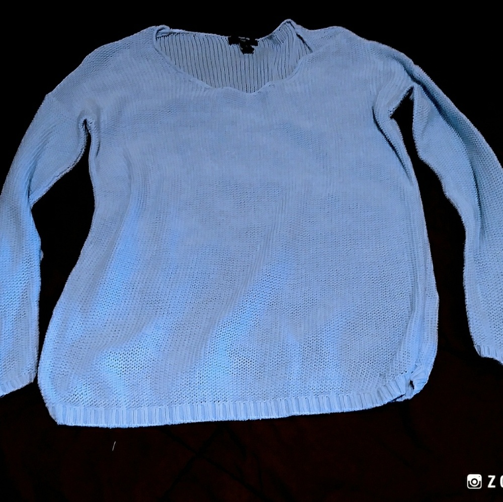 Gap sweater